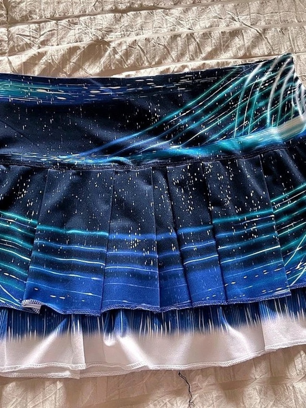 Lucky in Love Blur Motion Pleated Skirt Large Blue & White